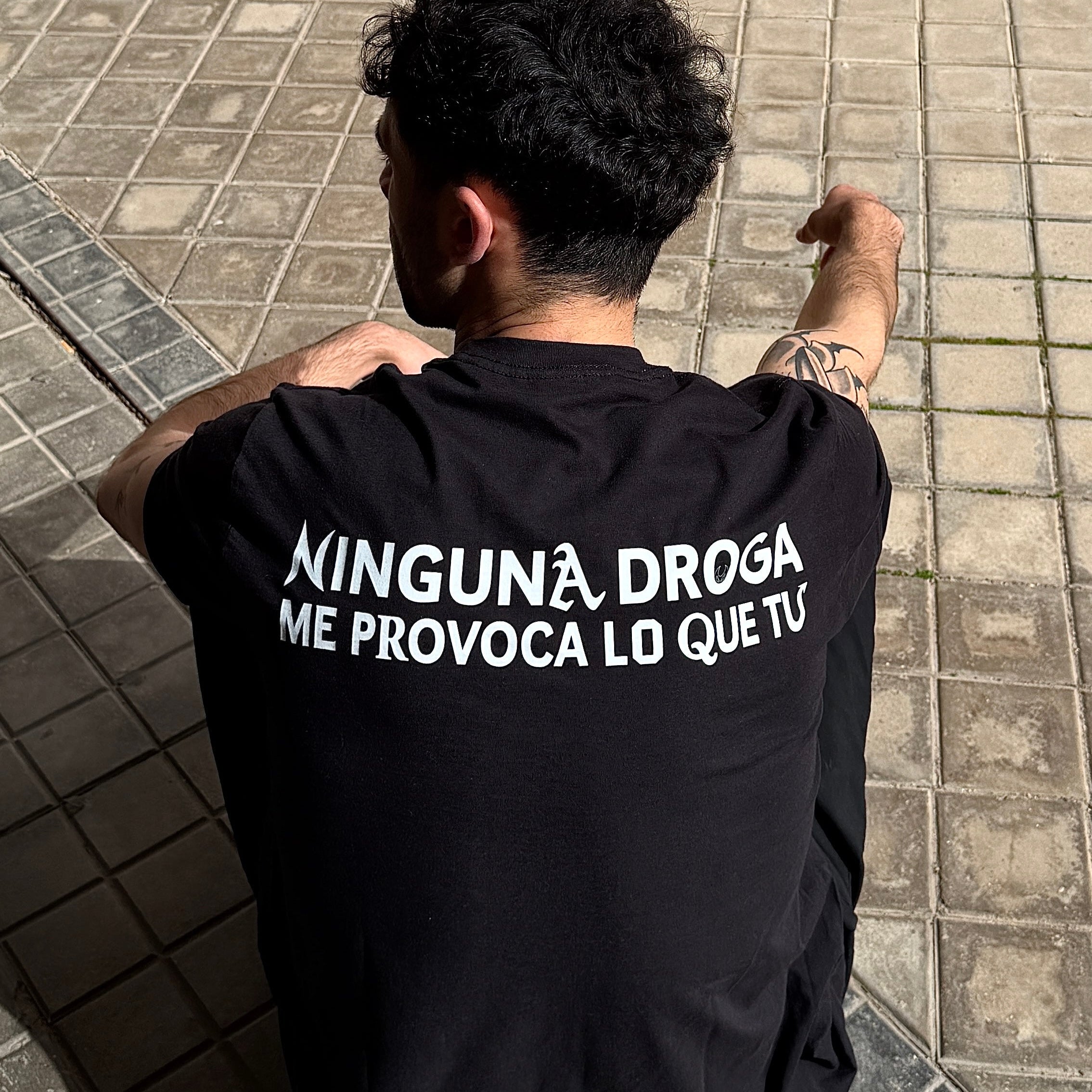 CAMISETA NINGUNA DROGA NEGRA