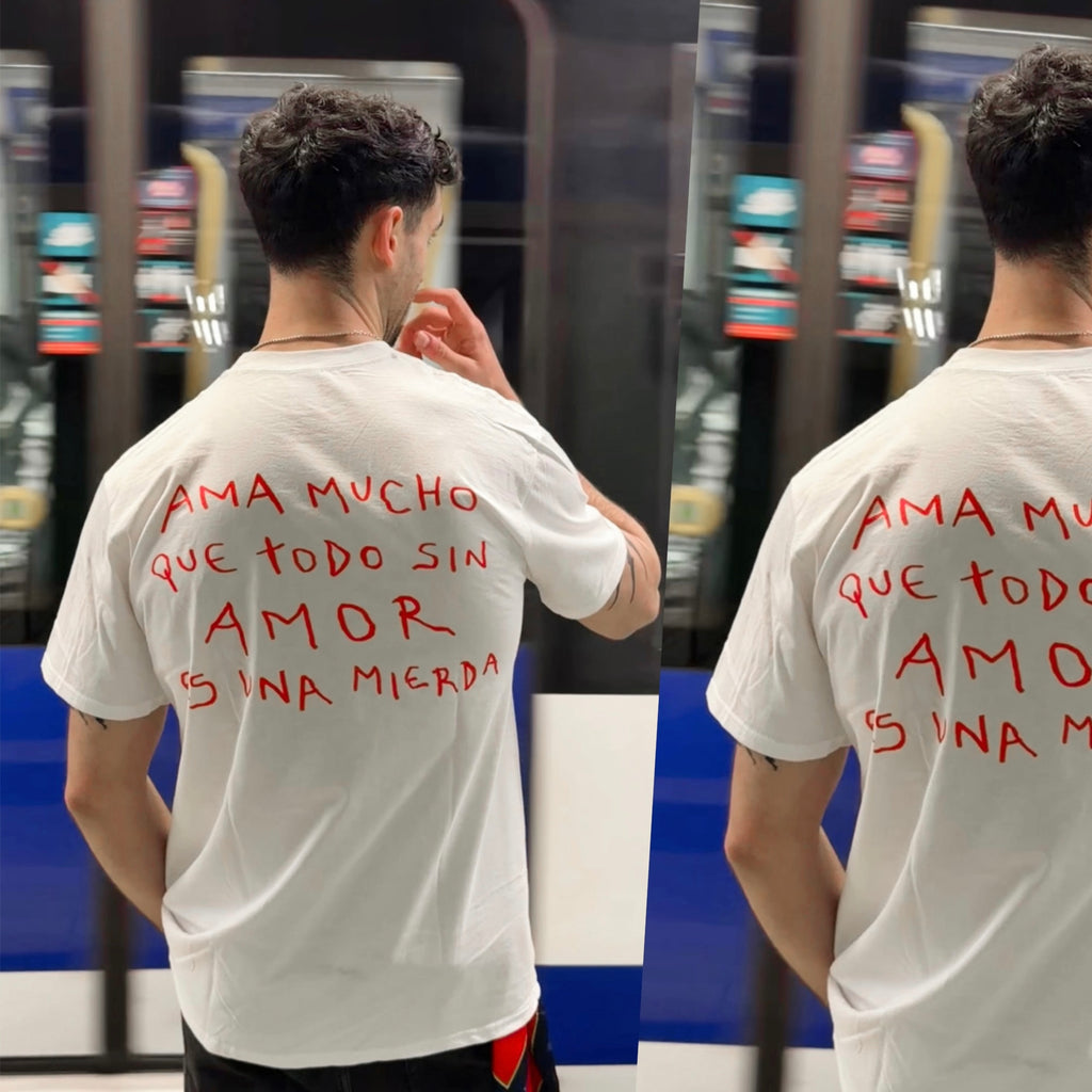 CAMISETA AMA MUCHO