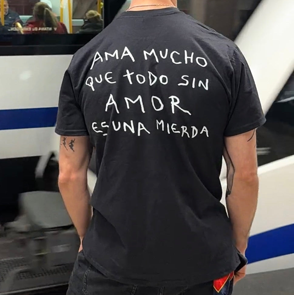 CAMISETA AMA MUCHO NEGRA